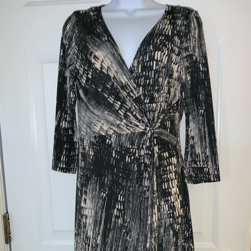 💖Wrap around multi gray & white Dress